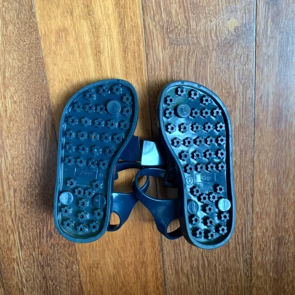 Gap Baby Girls Toddler Navy Jelly Sandals Pool 6 - Picture 2 of 4